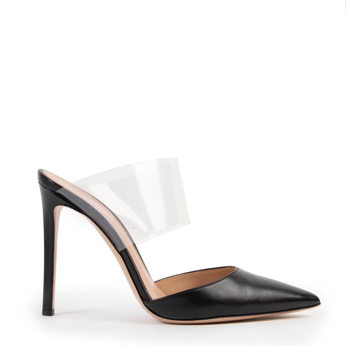 Shop safe online at Labellov these 100% authentic second hand Gianvito Rossi Black Virtua 105 Heels - Size 37