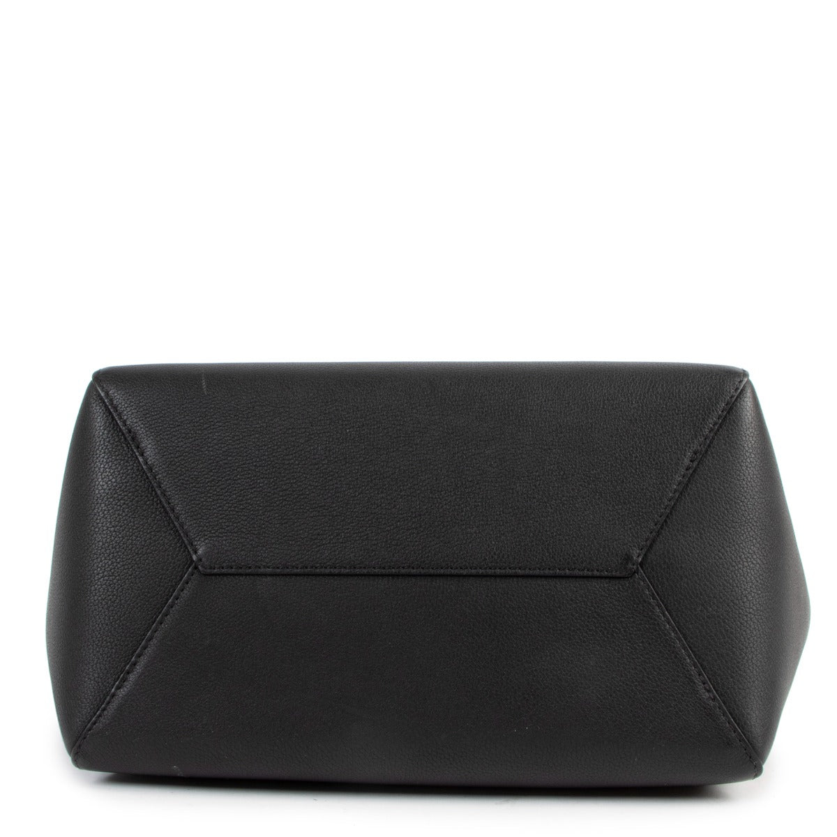 Shop now for your pre-loved, 100% authentic Louis Vuitton bags, at Labellov.