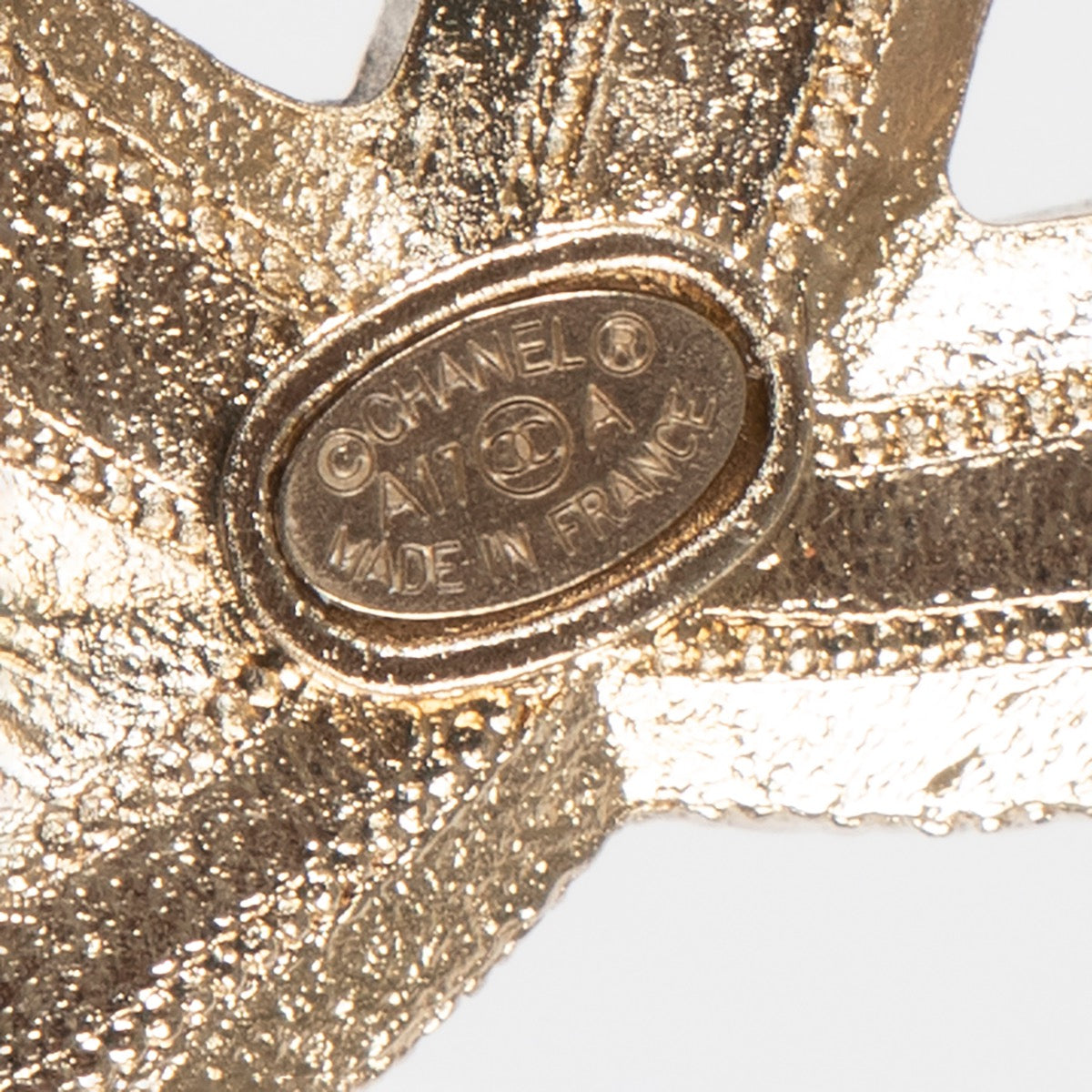 Chanel 17A Pearl CC Brooch