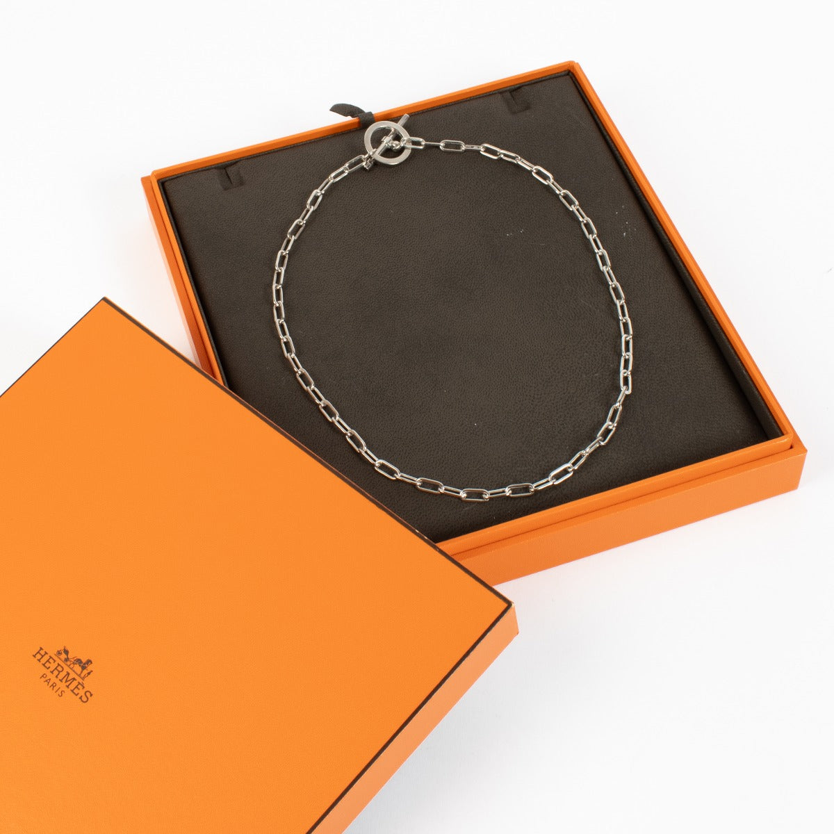 Collier chaîne Hermès en argent sterling avec fermoir toggle