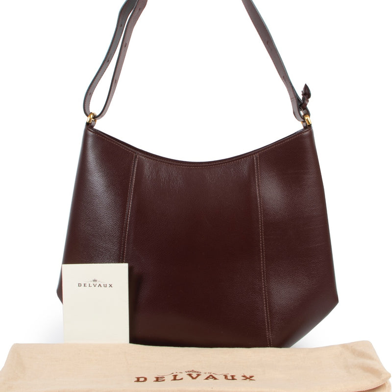 Shop safe online 100% authentic second hand Delvaux Chestnut Brown Jumping Leather Souhait Shoulder Bag in very good condition at Labellov in Antwerp.
