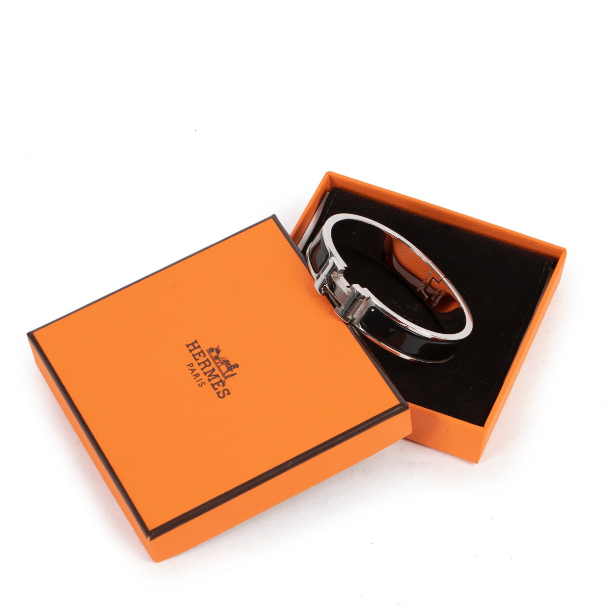 Shop safe online 100% authentic second hand Hermès Black Clic H Bracelet - Size PM in very good condition at the right price at Labellov in Antwerp.