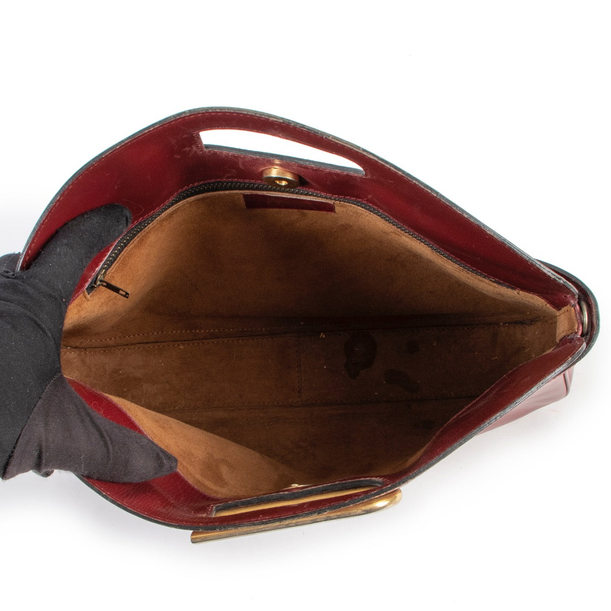 Shop safe online at labellov in Antwerp this 100% authentic second hand preloved Delvaux Burgundy Clutch