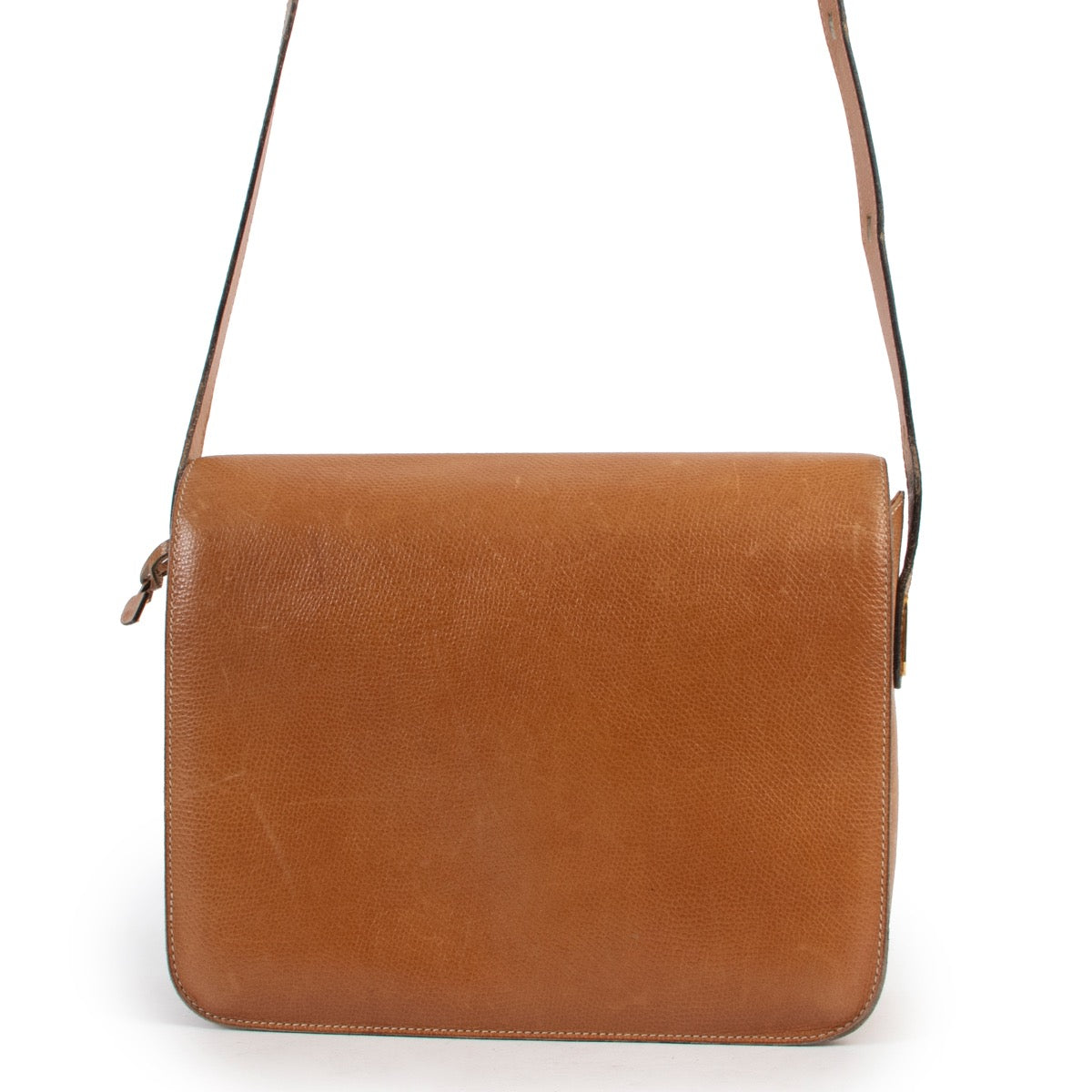 Shop safe online at Labellov in Antwerp this 100% authentic second hand Delvaux Cognac Bourgogne Crossbody