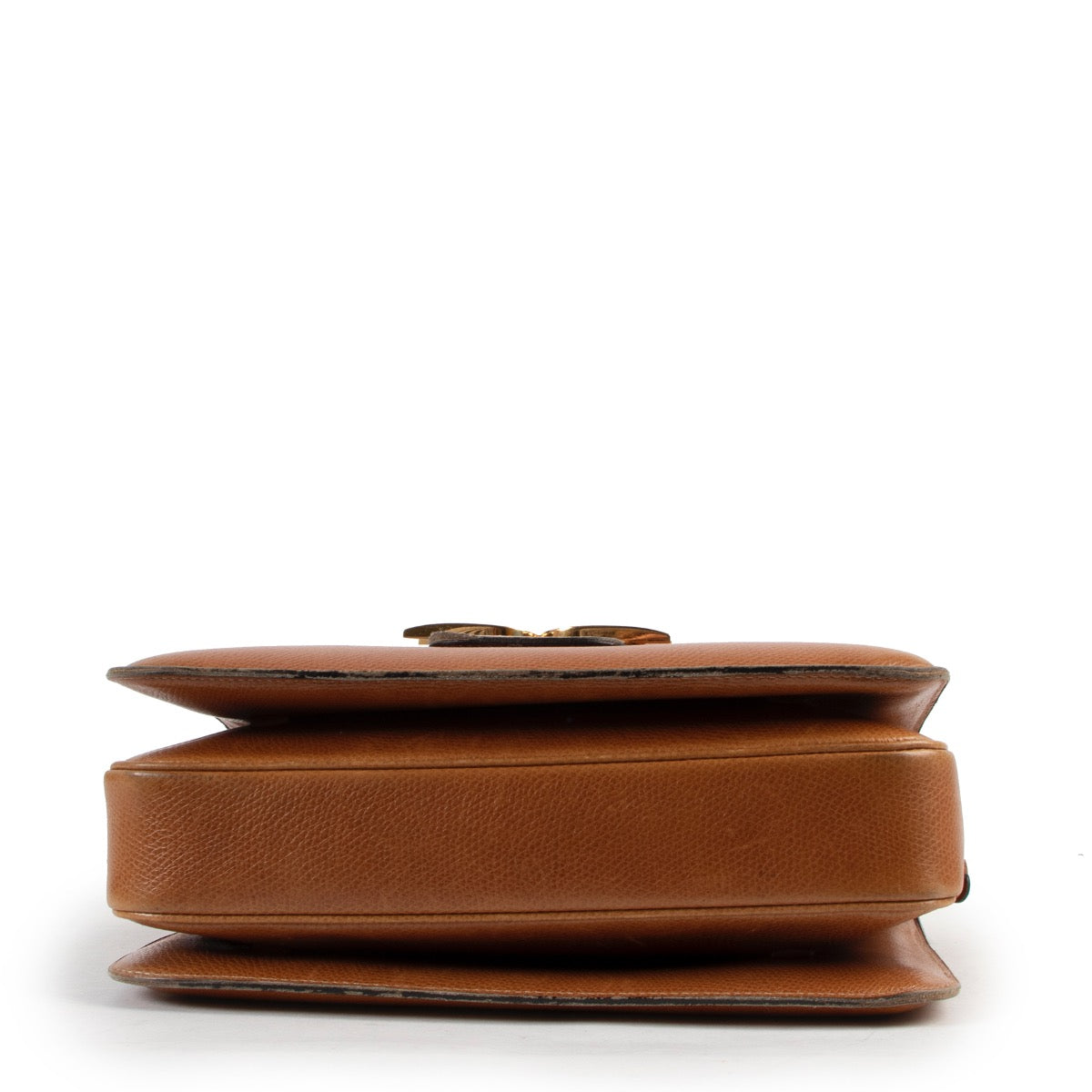 Shop safe online at Labellov in Antwerp this 100% authentic second hand Delvaux Cognac Bourgogne Crossbody