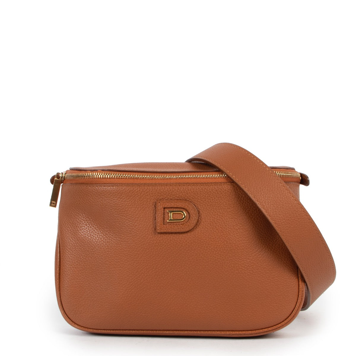 Shop safe online at Labellov in Antwerp this 100% authentic second hand Delvaux Cognac Belt Bag