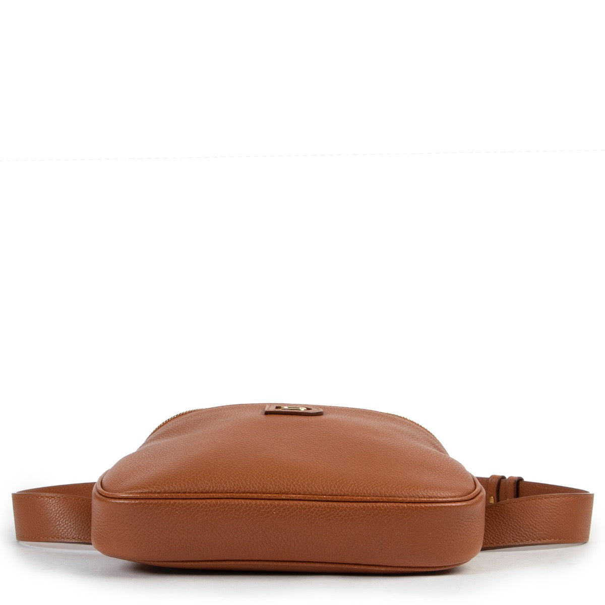 Shop safe online at Labellov in Antwerp this 100% authentic second hand Delvaux Cognac Belt Bag