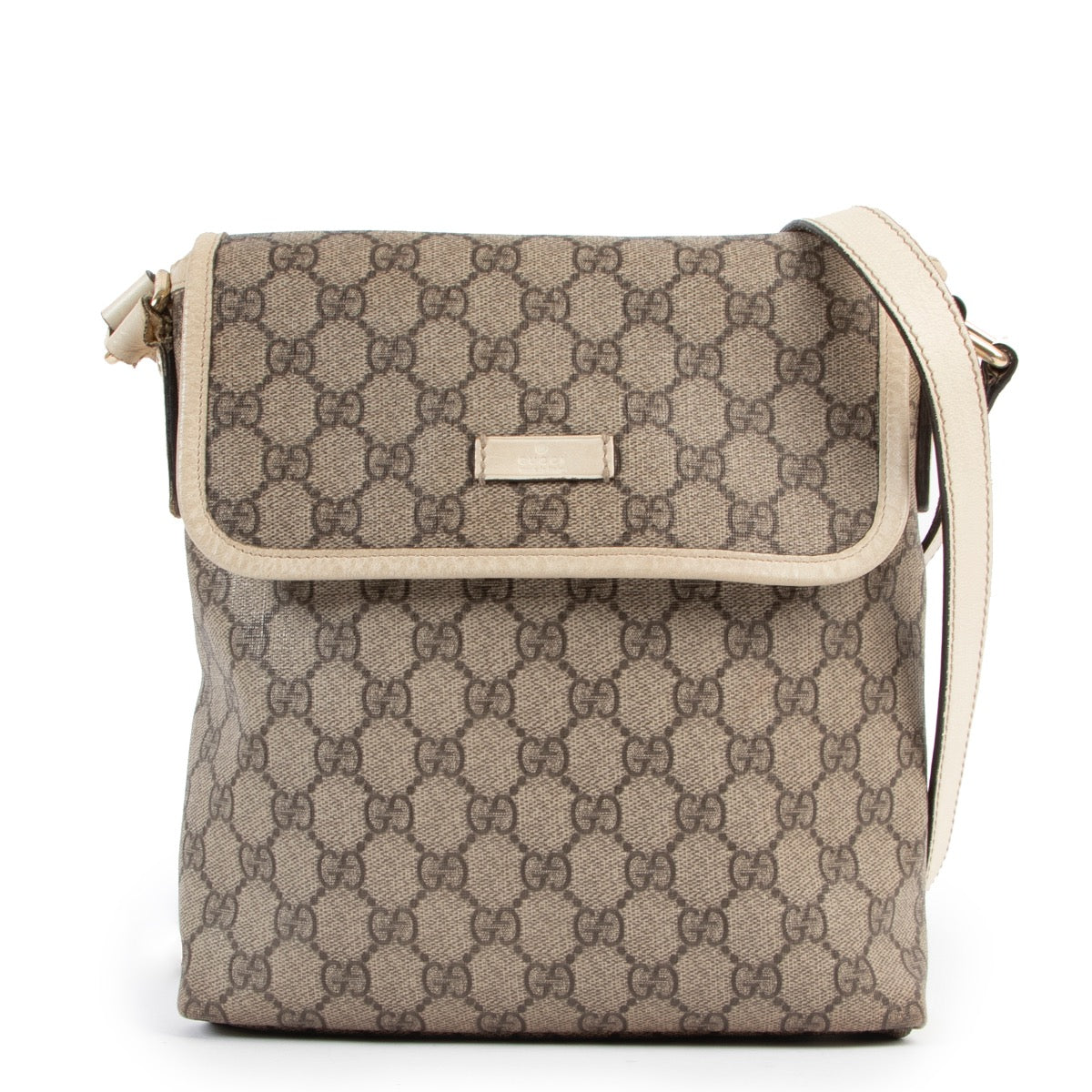 shop and sell authentic vintage second hand Gucci GG Supreme Messenger Bag at Labellov for the best price