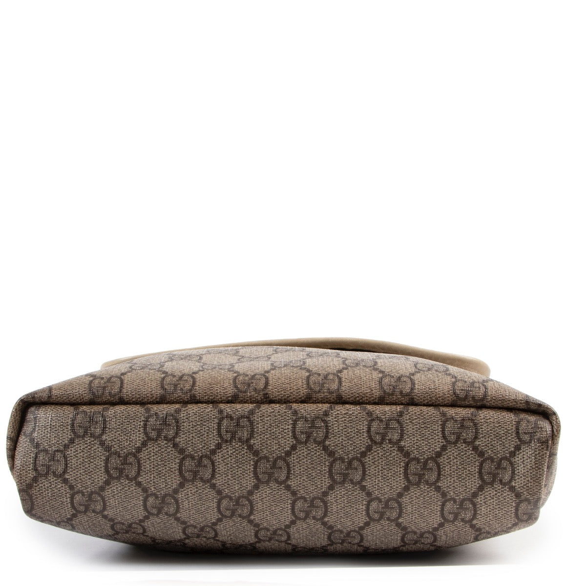 shop and sell authentic vintage second hand Gucci GG Supreme Messenger Bag at Labellov for the best price