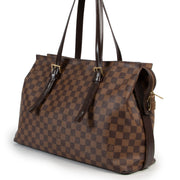 Louis Vuitton Damier Chelsea Shoulder Bag get it now at Labellov Luxury Antwerp. For a reasonable price and in very good condition. Give it a second life.
