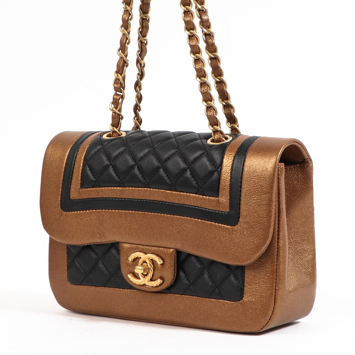 Sac à rabat classique petit modèle Chanel en cuir de veau bronze et noir