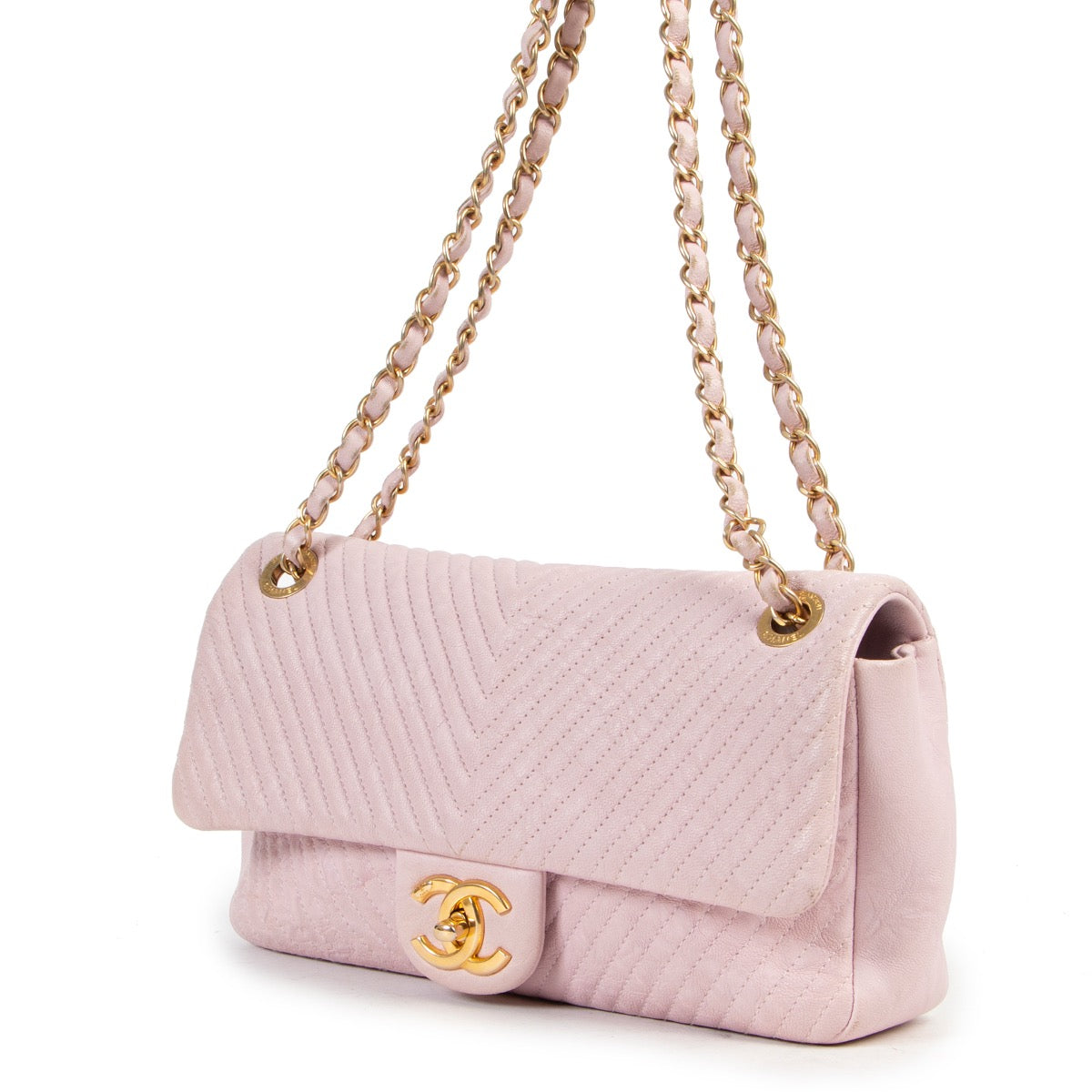 Shop safe online 100% authentic second hand Chanel Lilac Wrinkled Lambskin Medium Flap Shoulder Bag in very good condition at Labellov in Antwerp.