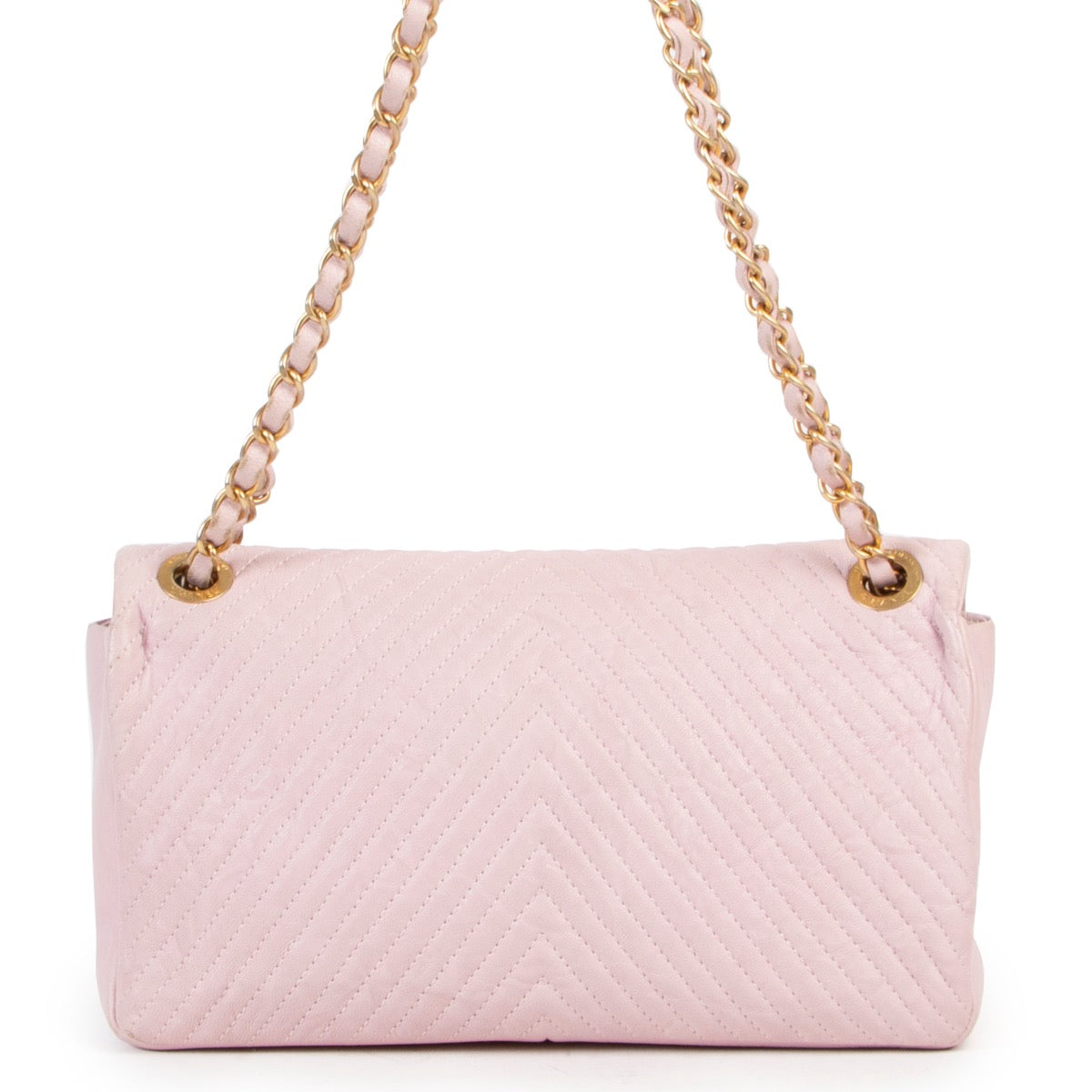 Shop safe online 100% authentic second hand Chanel Lilac Wrinkled Lambskin Medium Flap Shoulder Bag in very good condition at Labellov in Antwerp.