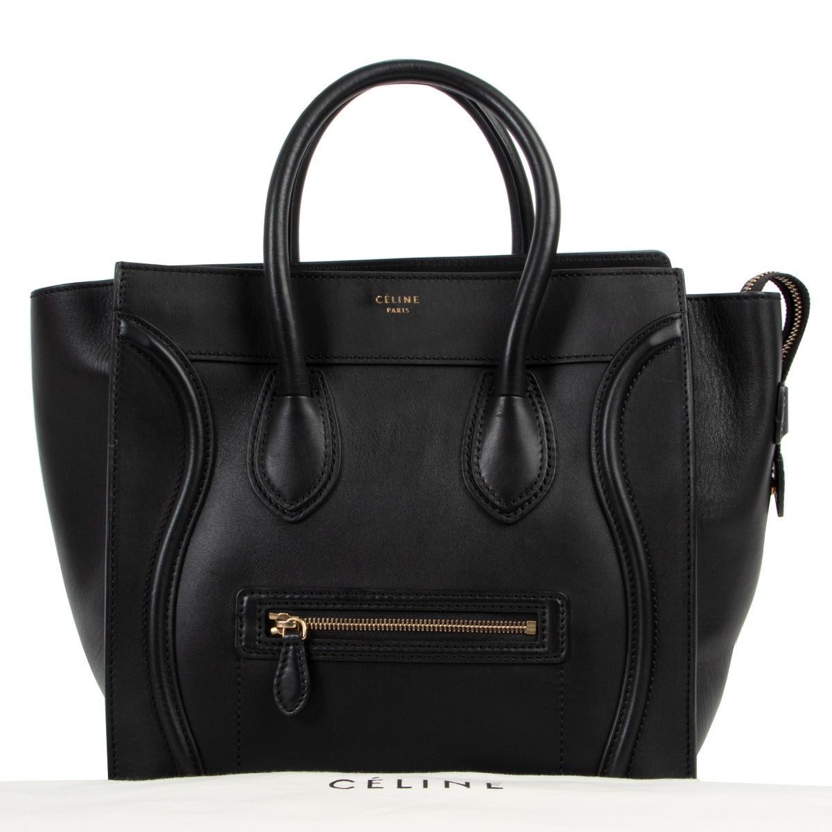 Céline Mini Luggage Black Smooth Calfskin Handbag available at Labellov. Authentic, secondhand in very good condition. Buy celine handbags at Labellov Luxury