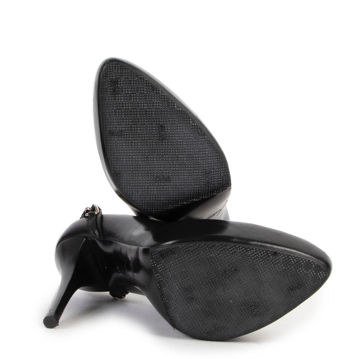 Shop safe online 100% authentic second hand Ralph Lauren Bea Black Pumps in very good condition at Labellov in Antwerp.