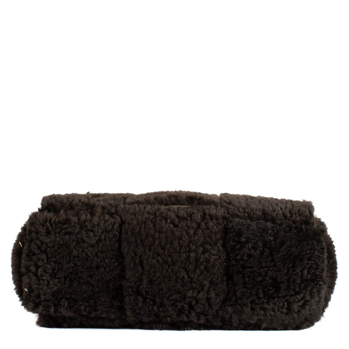 Shop safe online at Labellov in Antwerp, Brussels and knokke this 100% authentic second hand Bottega Veneta Arco Shearling Bag