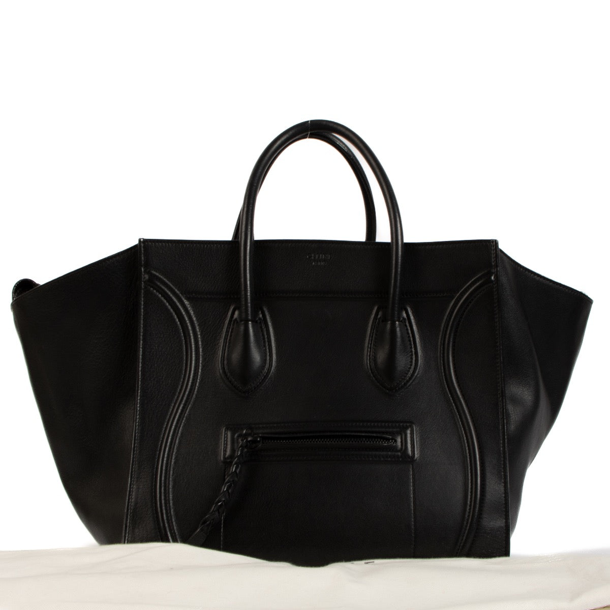 Shop safe online at Labellov in Antwerp, Brussels and Knokke this 100% authentic second hand Celine Black Medium Luggage Tote Bag