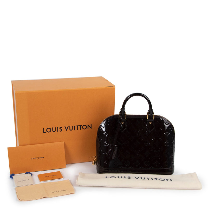 Shop safe online at Labellov in Antwerp this 100% authentic Louis Vuitton Vernis Amarante Alma PM in very good condition.