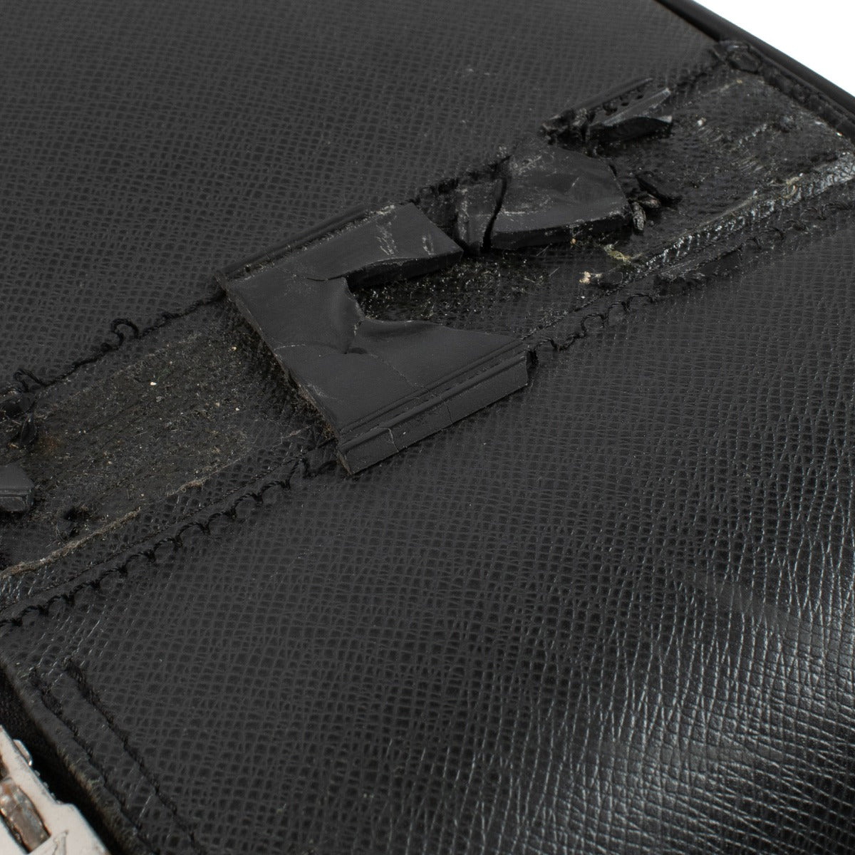 Louis Vuitton Ardoise Taiga Leather Pegase 60 Trolley Case