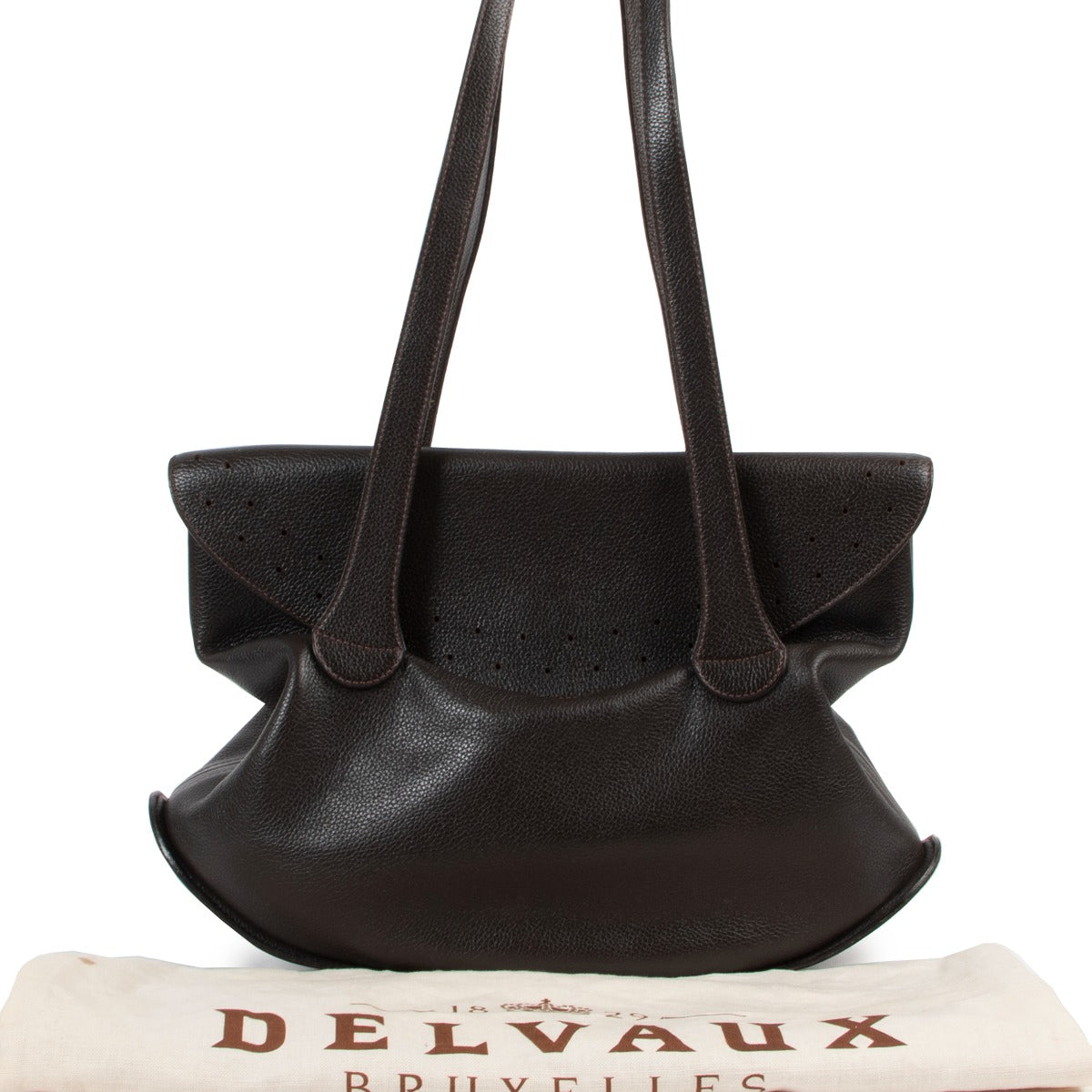 Delvaux Mémoire Brown Shoulder Bag online or in our showroom available at Labellov Luxury. Buy and sell your designer items for a reasonable and fair price. Get this vintage Delvaux Brown Shoulder Bag now at Labellov