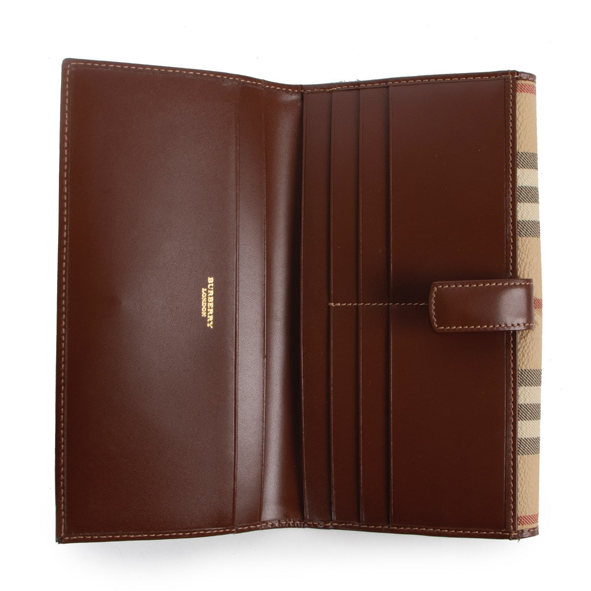Shop safe online at Labellov in Antwerp this 100% authentic second hand Burberry Nova Check Flap Wallet in very good condition.