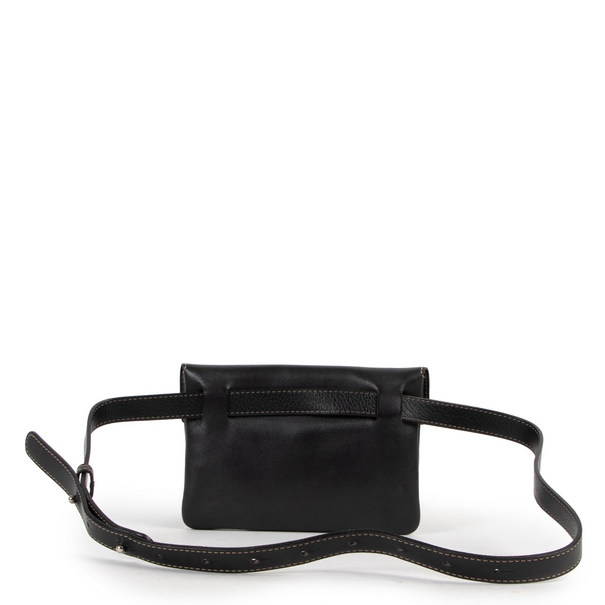 Shop safe online at Labellov in Antwerp this 100% authentic second hand Deux de Delvaux Black Belt Bag