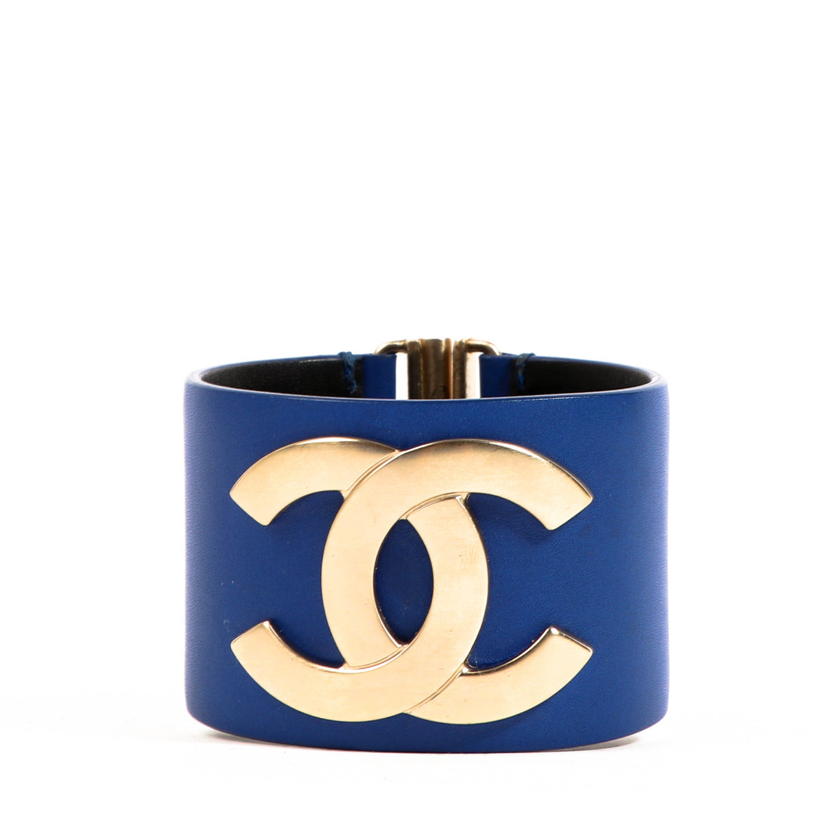 Chanel Blue Leather Cuff Bracelet for the best price at Labellov secondhand luxury in Antwerp. We buy and sell your preloved designer bags and accessories.