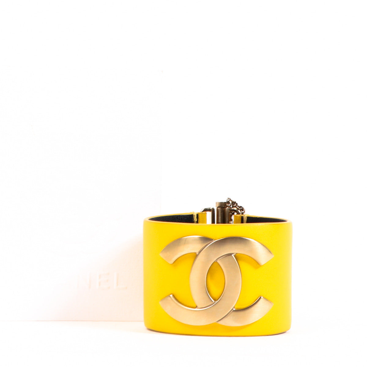 Bracelet jaune Chanel