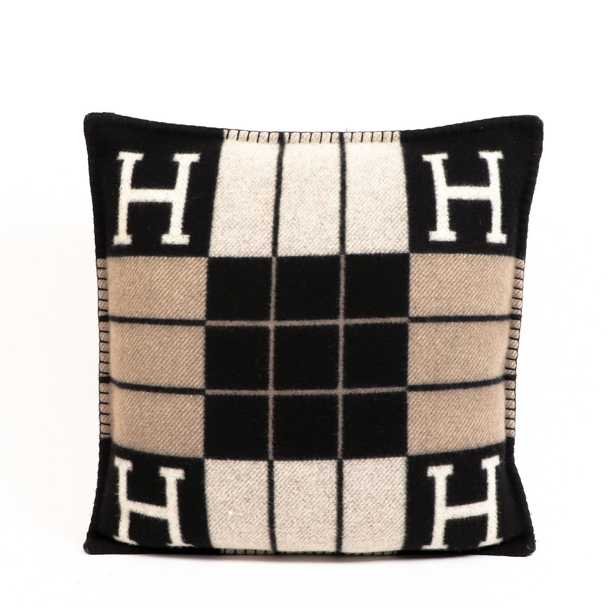 Hermès Avalon III Pillow Small Model Ecru/Black