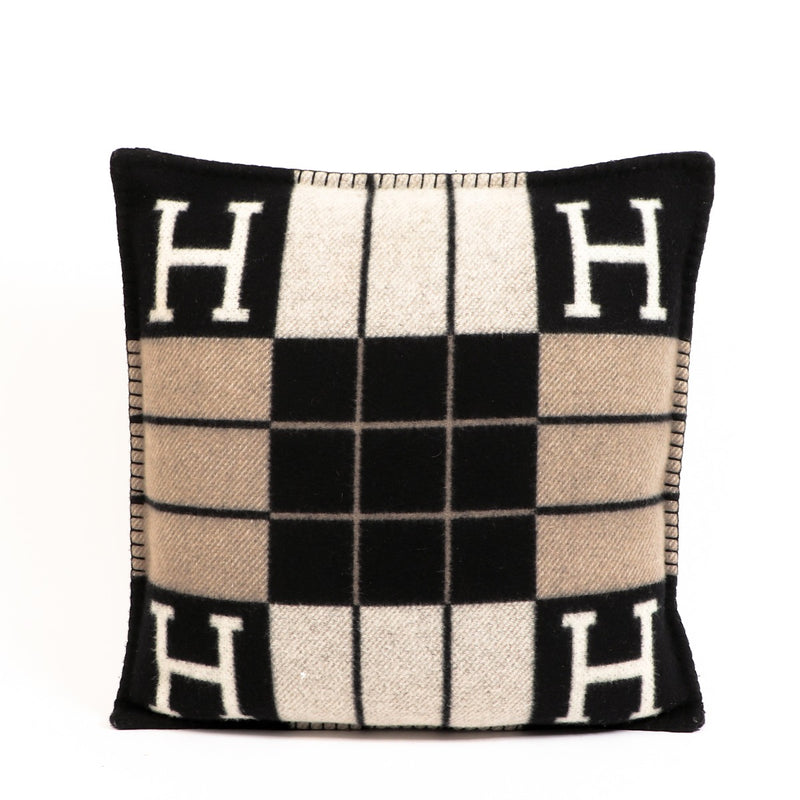 Hermès Avalon III Pillow Small Model Ecru/Black