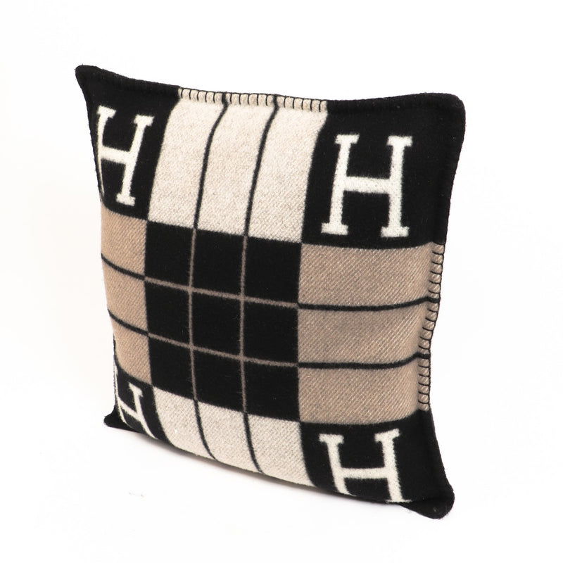 Hermès Avalon III Pillow Small Model Ecru/Black