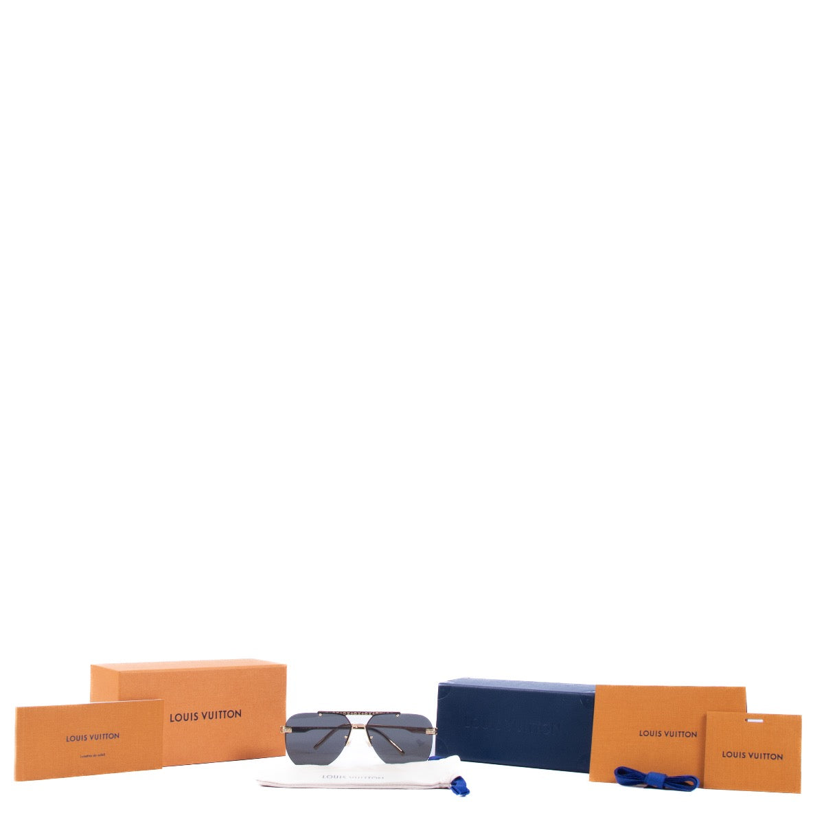 Shop safe online at Labellov in Antwerp these 100% authentic second hand Louis Vuitton Black Monogram Ash Sunglasses