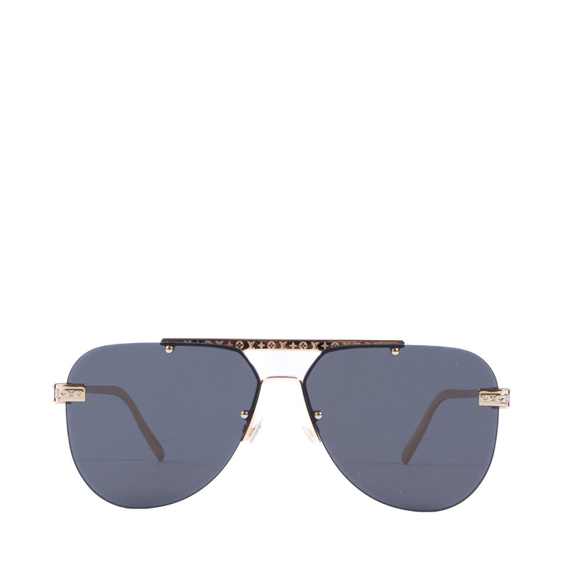 Shop safe online at Labellov in Antwerp these 100% authentic second hand Louis Vuitton Black Monogram Ash Sunglasses