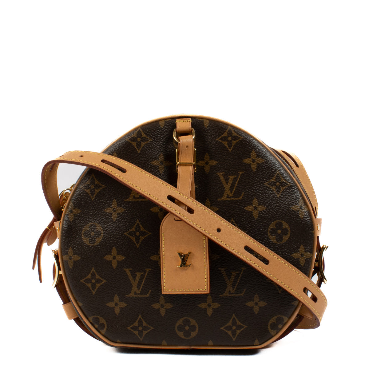 Louis Vuitton Monogram Boîte Chapeau Souple MM aan de beste prijs bij Labellov tweedehands luxe in Antwerpen en Knokke. Wij kopen en verkopen aan de beste prijs bij Labellov.