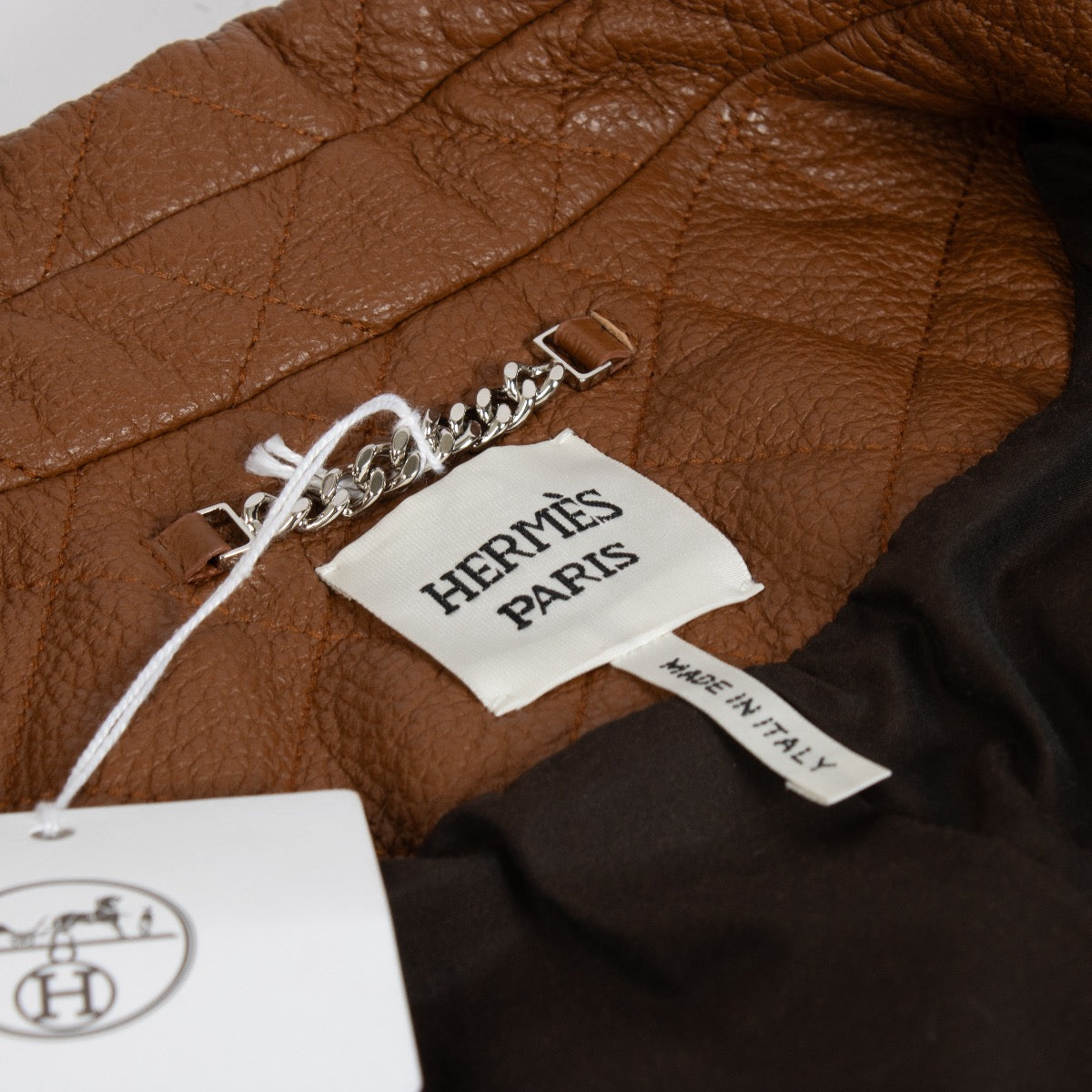 Veste équestre Hermès en cuir de chevreuil matelassé, couleur Fauve Marron - Taille FR42