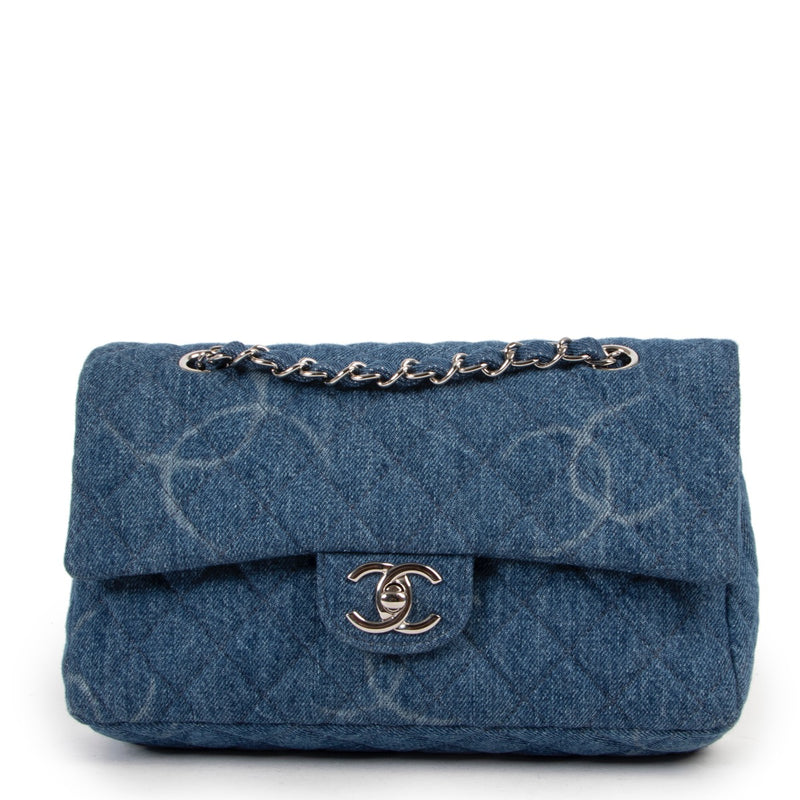 Shop safe online at Labellov this 100% authentic second hand Chanel Denim Medium Flap Bag in very good, excellent condition.
