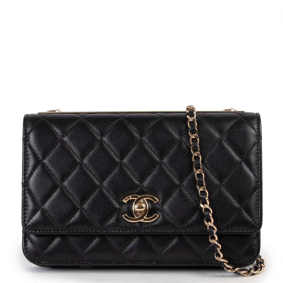 Shop safe online at Labellov in Antwerp this 100% authentic second hand Chanel Black Lambskin Wallet On Chain in very good condition at the right price.