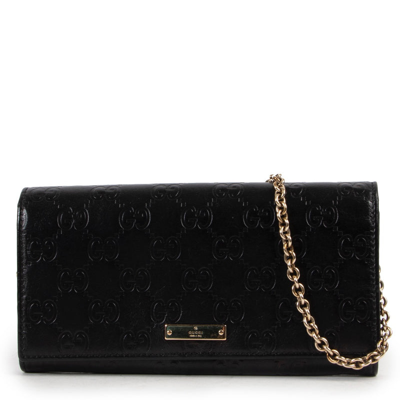 Shop safe online 100% authentic second hand Gucci Black Monogram Wallet On Chain in very good condition at the right price at Labellov in Antwerp.