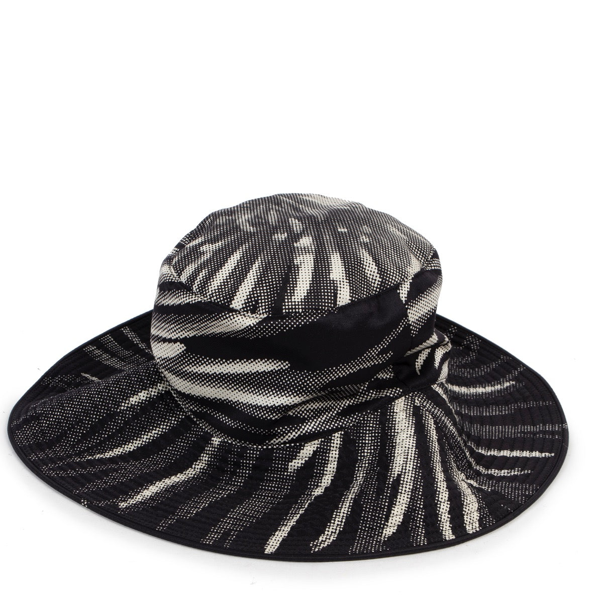 Shop safe online at Labellov in Antwerp this 100% authentic second hand Hermès Black and White Hat - Size 57