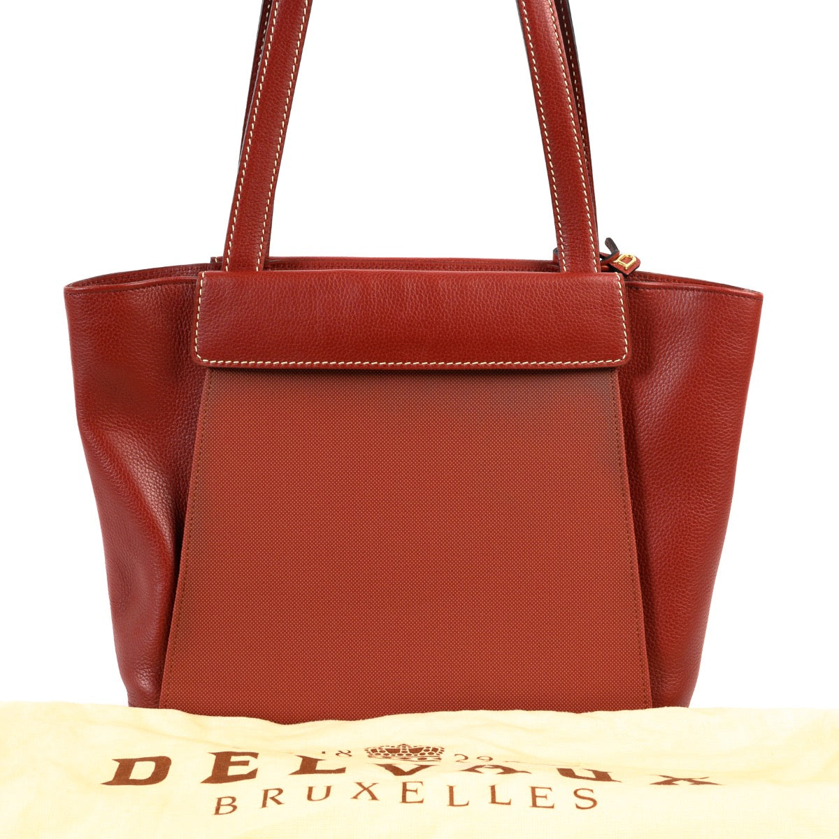 Shop safe online 100% authentic second hand Delvaux Burgundy Leather Shoulder Bag in very good condition at the right price at Labellov in Antwerp.