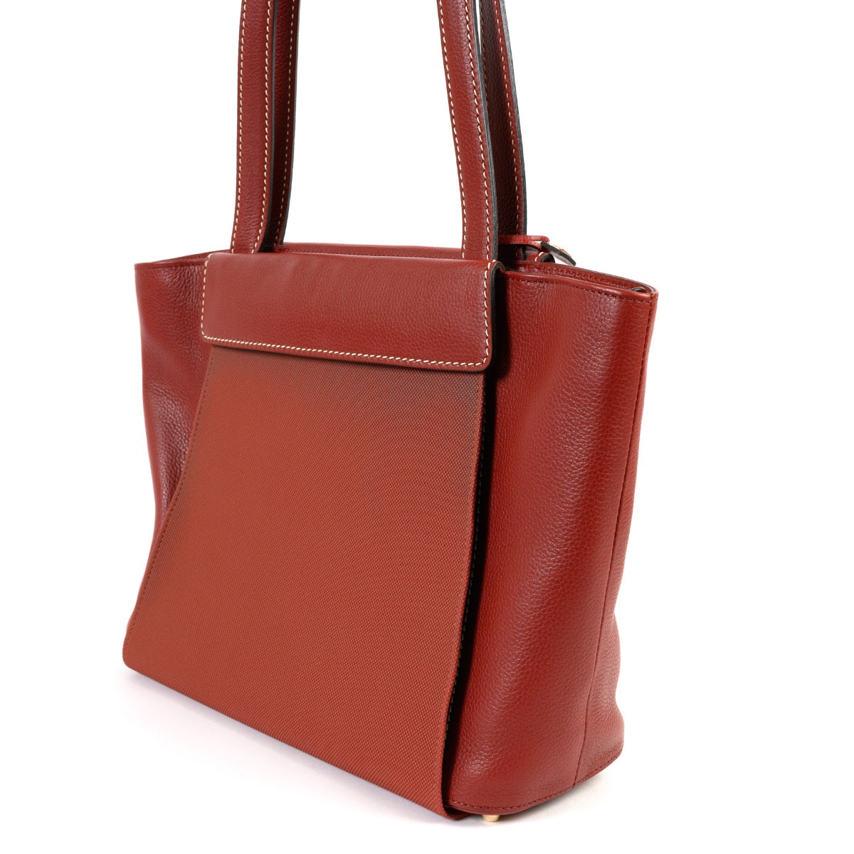 Shop safe online 100% authentic second hand Delvaux Burgundy Leather Shoulder Bag in very good condition at the right price at Labellov in Antwerp.