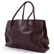 Shop safe online at Labellov in Antwerp this 100% authentic second hand Tods Purple Leather Shoulder Bag