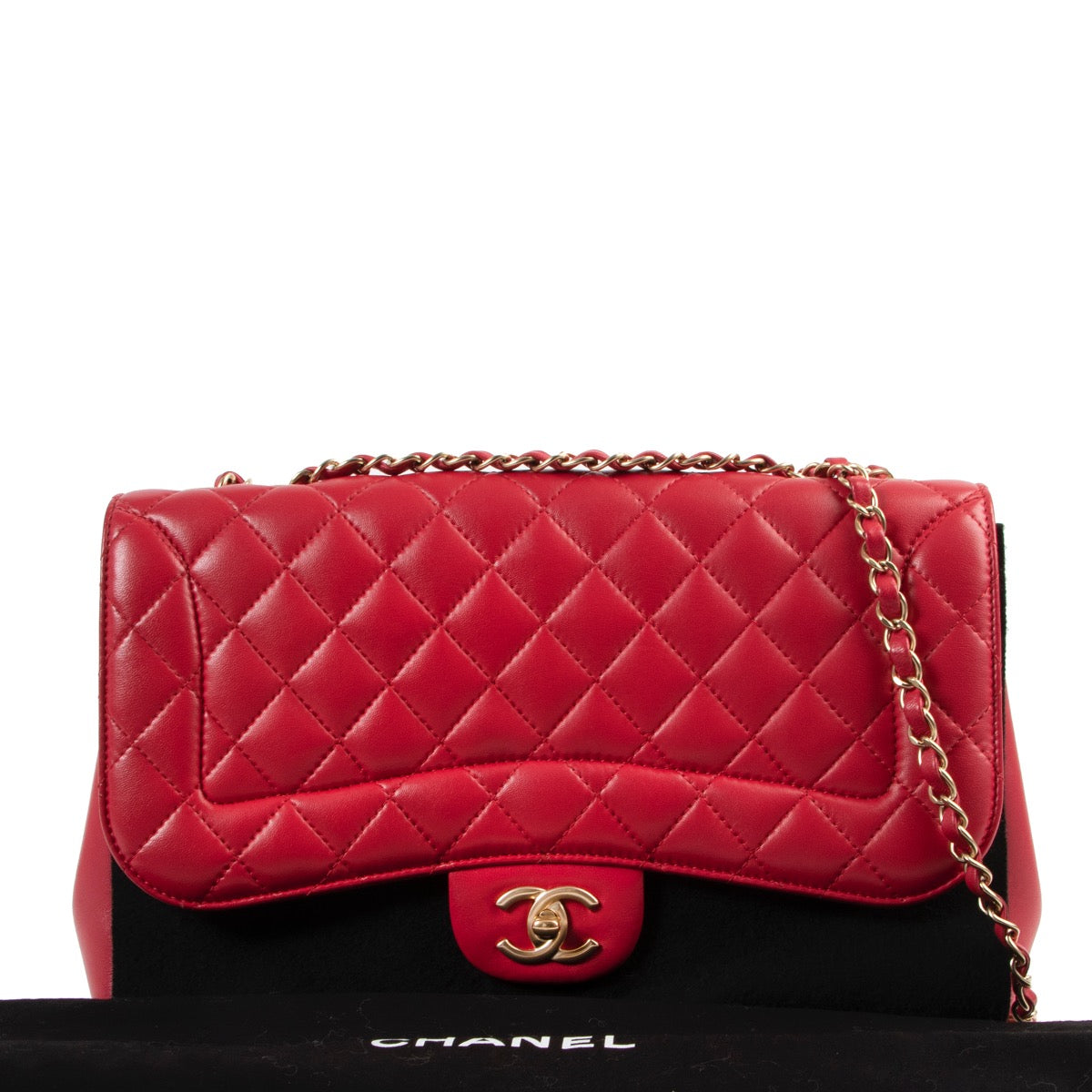 Shop safe online at Labellov in Antwerp this 100% authentic second hand Chanel Timeless Jumbo Raspberry Quilted Leather Flap Bag