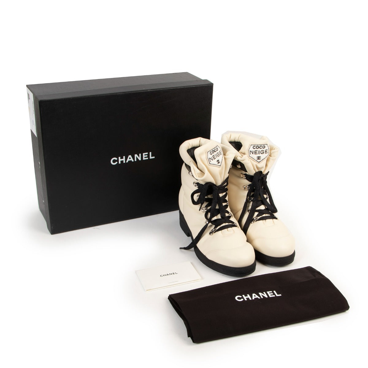 Shop authentic second hand luxury high-end designer collection Chanel Autumn 2018 Coco Neige Lambskin Short Boots at Labellov