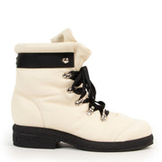 Shop authentic second hand luxury high-end designer collection Chanel Autumn 2018 Coco Neige Lambskin Short Boots at Labellov