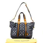 Shop safe online at Labellov in Antwerp this 100% authentic Louis Vuitton Limited Edition Aviator Marine Shoulder Bag