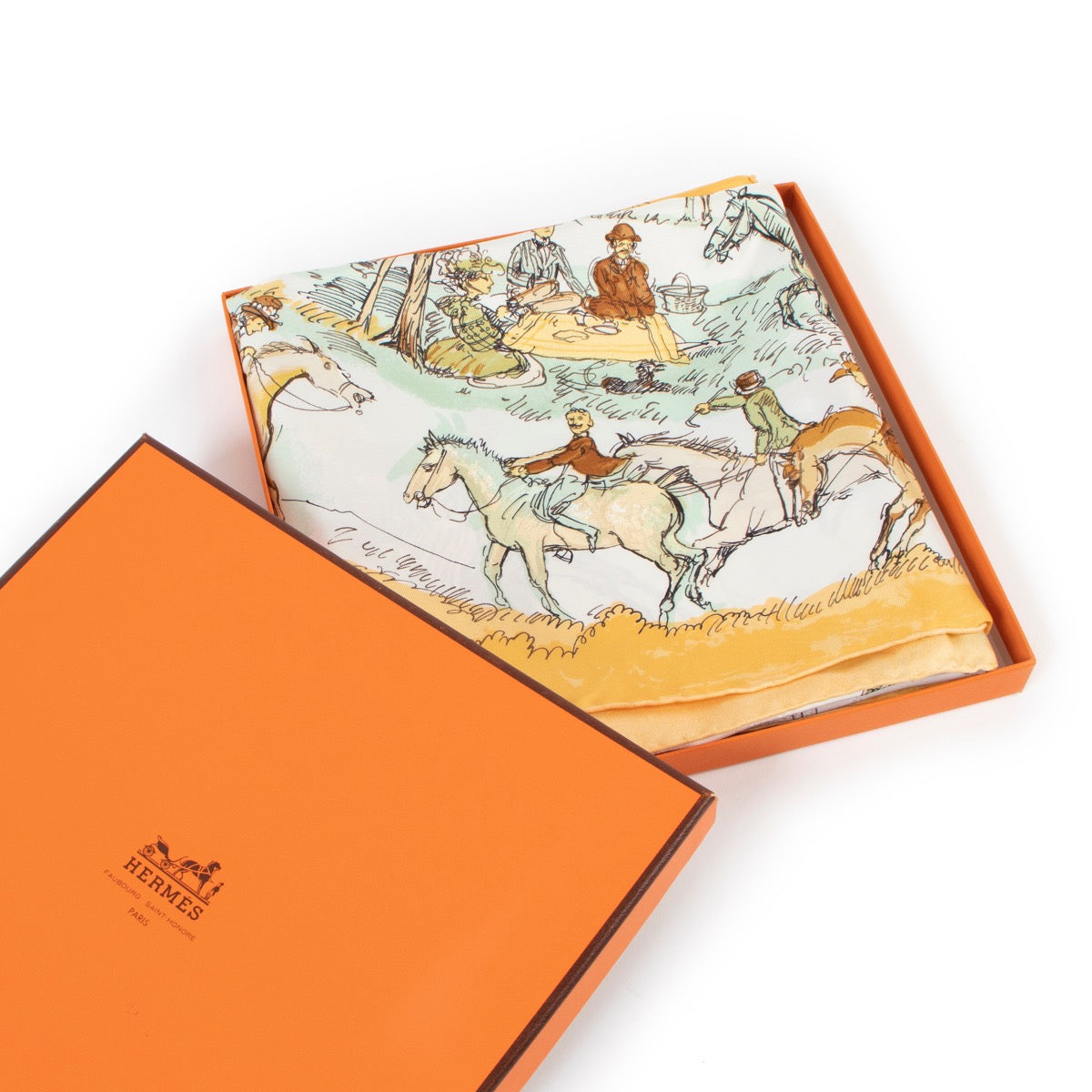 Buy an authentic second hand Hermès Les Amazones Carré 90 Silk Scarf in very good condition at Labellov