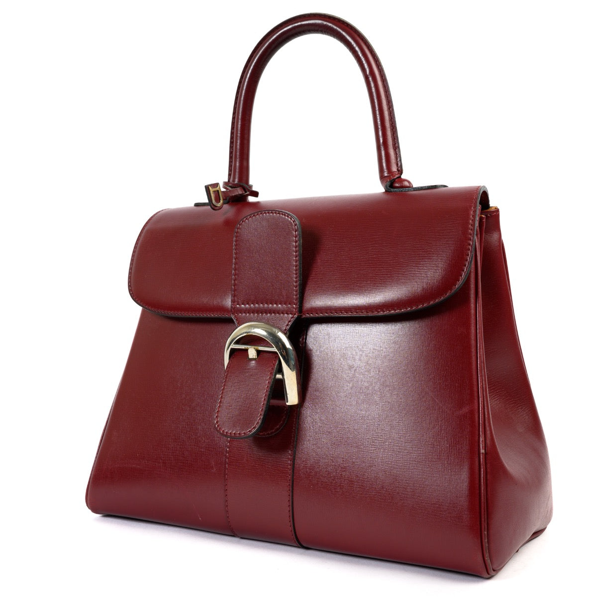 Shop safe online at labellov in Antwerp this 100% authentic second hand Delvaux Burgundy MM Brillant