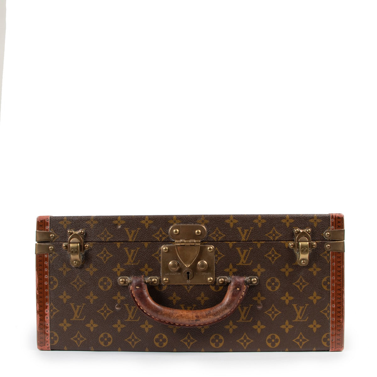 Shop safe online at Labellov in Antwerp this 100% authentic second hand Louis Vuitton Monogram Travel Case