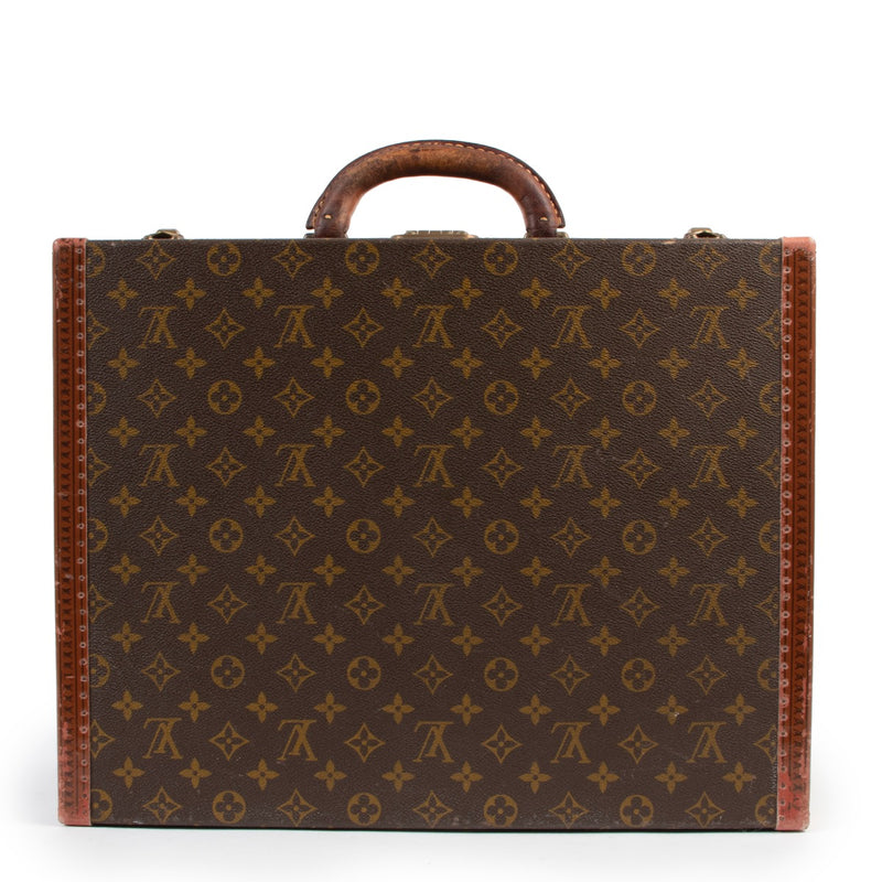 Shop safe online at Labellov in Antwerp this 100% authentic second hand Louis Vuitton Monogram Travel Case